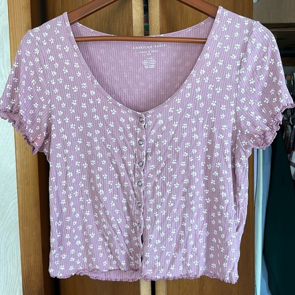 American Eagle soft and sexy snap button down ribbed floral top - Picture 1 of 3